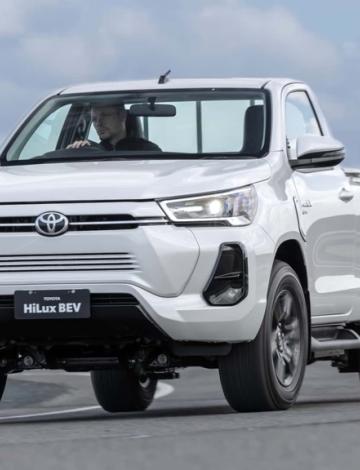 Chính thức: Toyota sẽ sản xuất bán tải Hilux điện vào năm sau