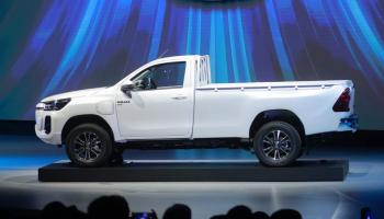 Chính thức: Toyota sẽ bán ra xe bán tải Hilux chạy điện thuần từ năm sau