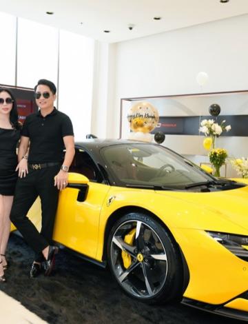 Đại gia Hoàng Kim Khánh được vợ tặng sinh nhật siêu xe Ferrari SF90 Stradale chính hãng đầu tiên tại Việt Nam giá hơn 40 tỷ đồng