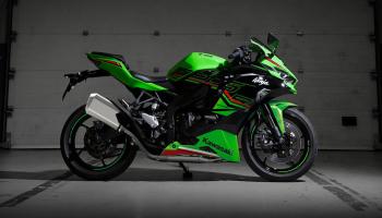 Sportbike "4 máy" Kawasaki Ninja ZX-25R 2023 ra mắt thị trường Việt, "chốt giá" đắt hơn đời 2022 gần 5 triệu đồng 