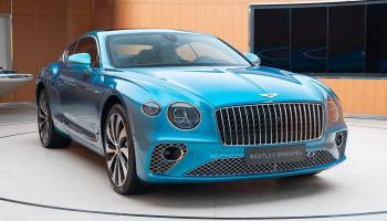 Đại gia Việt có thể chọn Bentley Continental GT Azure V8 MY24 cuốn hút với màu xanh Topaz Blue như viên ngọc quý