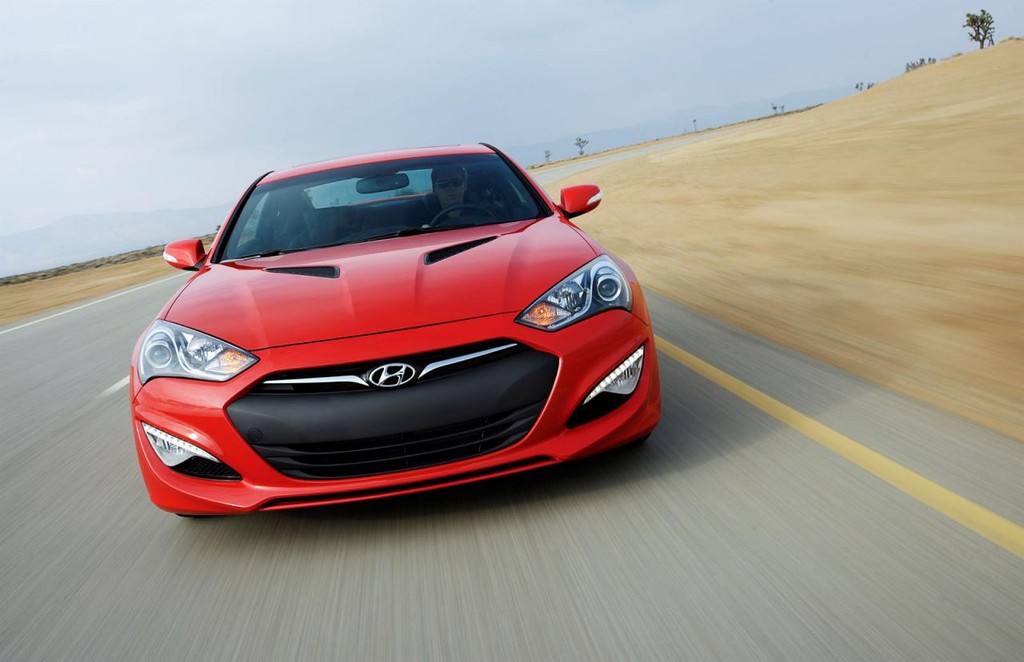 2015 Hyundai Genesis Specs Price MPG  Reviews  Carscom