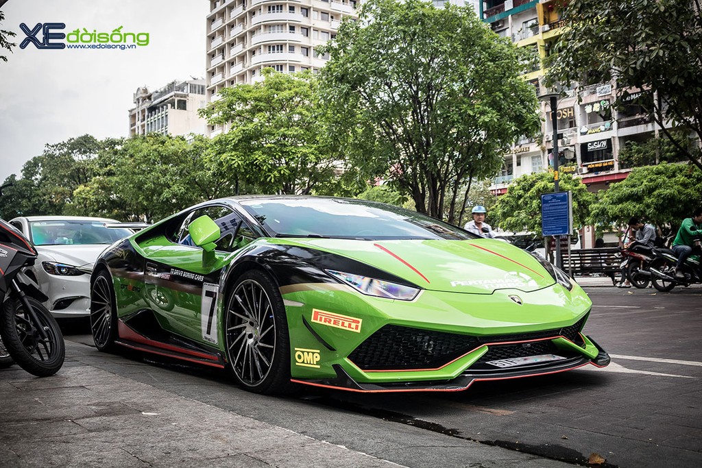 Sự kết hợp giữa sức mạnh động cơ Lamborghini và những tinh chỉnh độc đáo tạo ra một điều kỳ diệu - chiếc xe Lamborghini độ. Bức ảnh này sẽ khiến bạn bị mê hoặc bởi sự toát lên của chiếc xe siêu đẳng, với những đường nét thiết kế hoàn hảo, đầy cá tính.