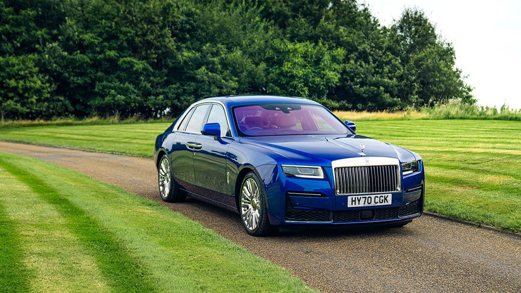 RollsRoyce Ghost Extended Gets Classy TwoTone Look For New Bespoke Build
