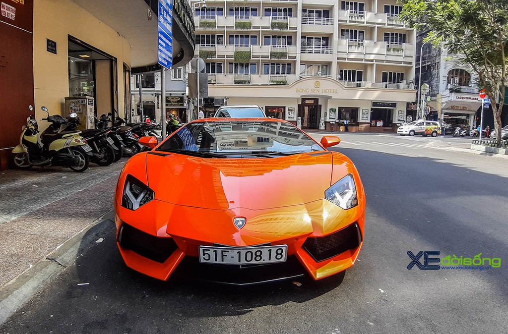 Lamborghini Aventador “Arancio Argos” của đại gia ngành Y tái xuất trên phố  Sài Gòn