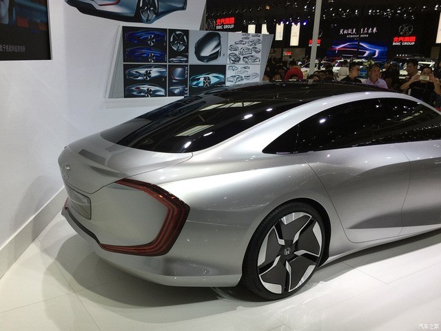 Concept Design C 001 - Thiết kế tương lai của Honda City ảnh 3