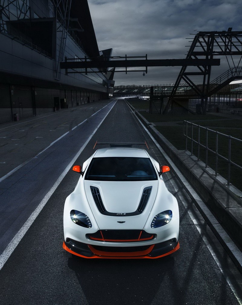 Vẻ đẹp dũng mãnh của Aston Martin Vantage GT3 mới công suất gần 600 mã lực ảnh 18