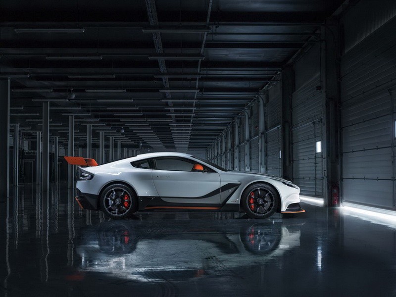 Vẻ đẹp dũng mãnh của Aston Martin Vantage GT3 mới công suất gần 600 mã lực ảnh 19