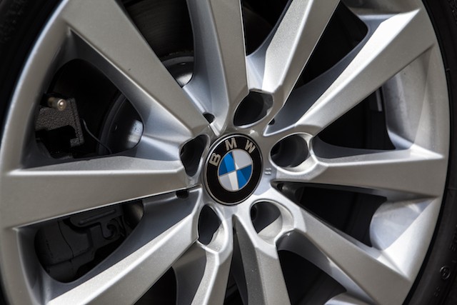 Tiết kiệm hơn 200 triệu đồng nếu mua BMW 520i phiên bản Việt Nam  ảnh 4