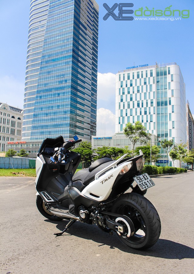 Chạm mặt Yamaha TMax giá 500 triệu tại Sài Gòn ảnh 3