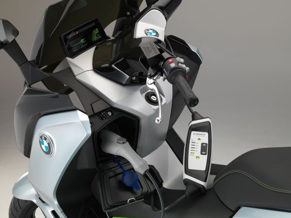 Ra mắt xe tay ga chạy điện BMW C evolution có tầm hoạt động 160km ảnh 12