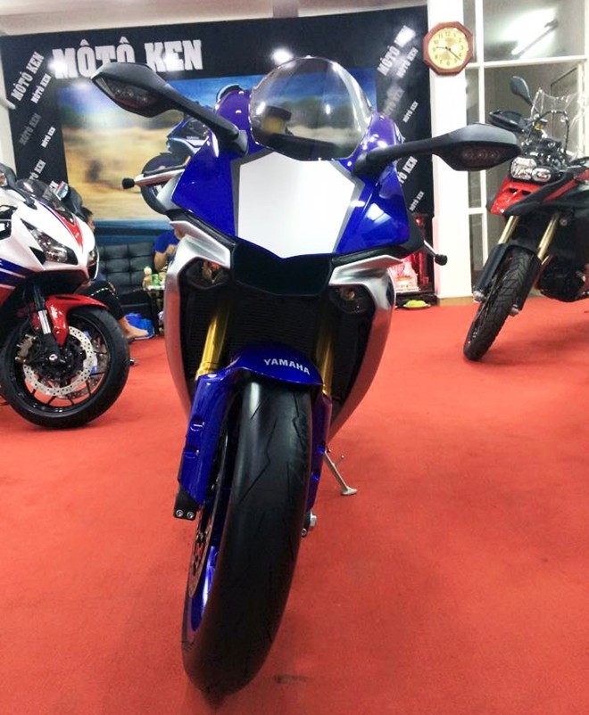 Siêu môtô Yamaha YZF-R1 2015 đầu tiên ‘cập bến’ Việt Nam ảnh 2