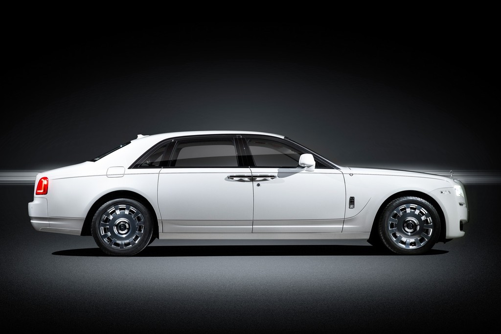 “Bóng ma” Rolls-Royce ẩn sau thiên nga trắng ảnh 2