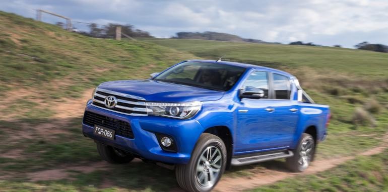 Ảnh thực tế Toyota Hilux 2016 sắp về Việt Nam ảnh 1
