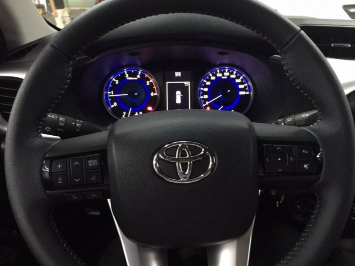 Lộ ảnh chi tiết Toyota Hilux mới sắp ra mắt Việt Nam? ảnh 5