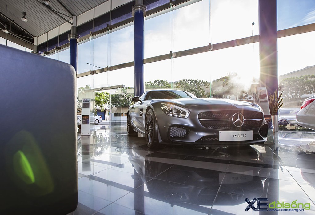 Cận cảnh siêu xe Mercedes-AMG GT S Edition1 đầu tiên về Việt Nam ảnh 2