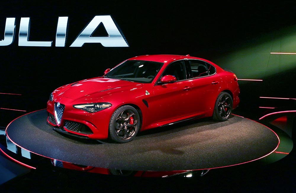 Tân binh sedan thể thao Alfa Romeo Giulia tuyên chiến xe Đức ảnh 1