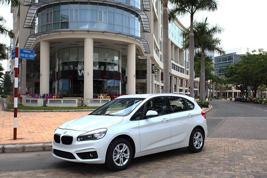 Xuất hiện MPV “Kia Rondo” hạng sang BMW tại Sài Gòn ảnh 1