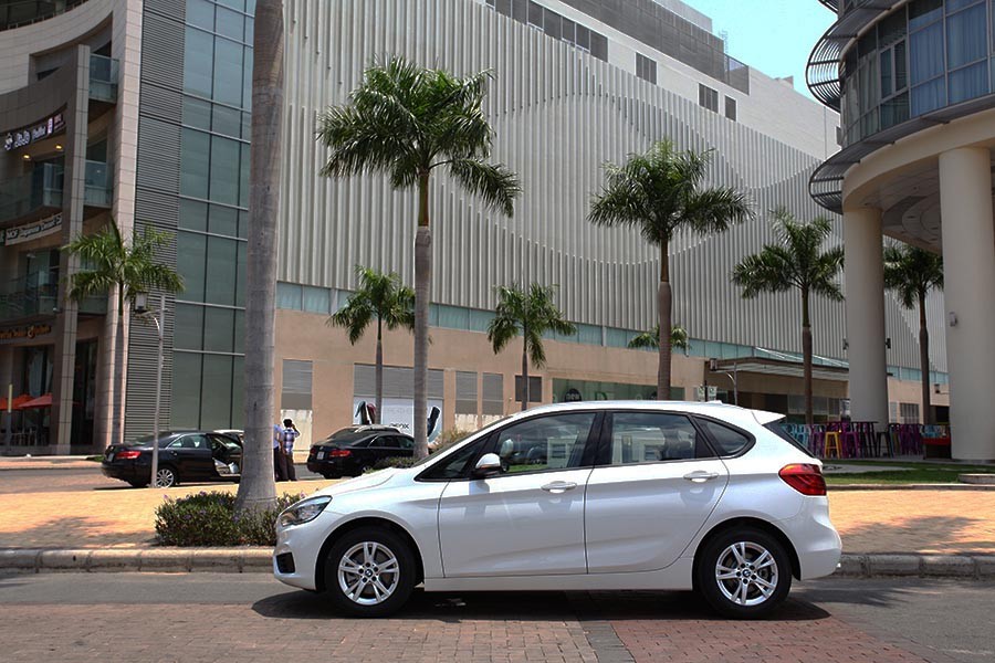 Xuất hiện MPV “Kia Rondo” hạng sang BMW tại Sài Gòn ảnh 8