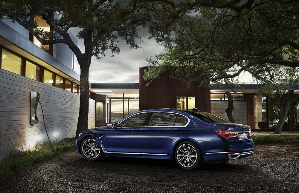 Trình làng loạt BMW 7 Series bản đặc biệt “The Next 100 Years” ảnh 2