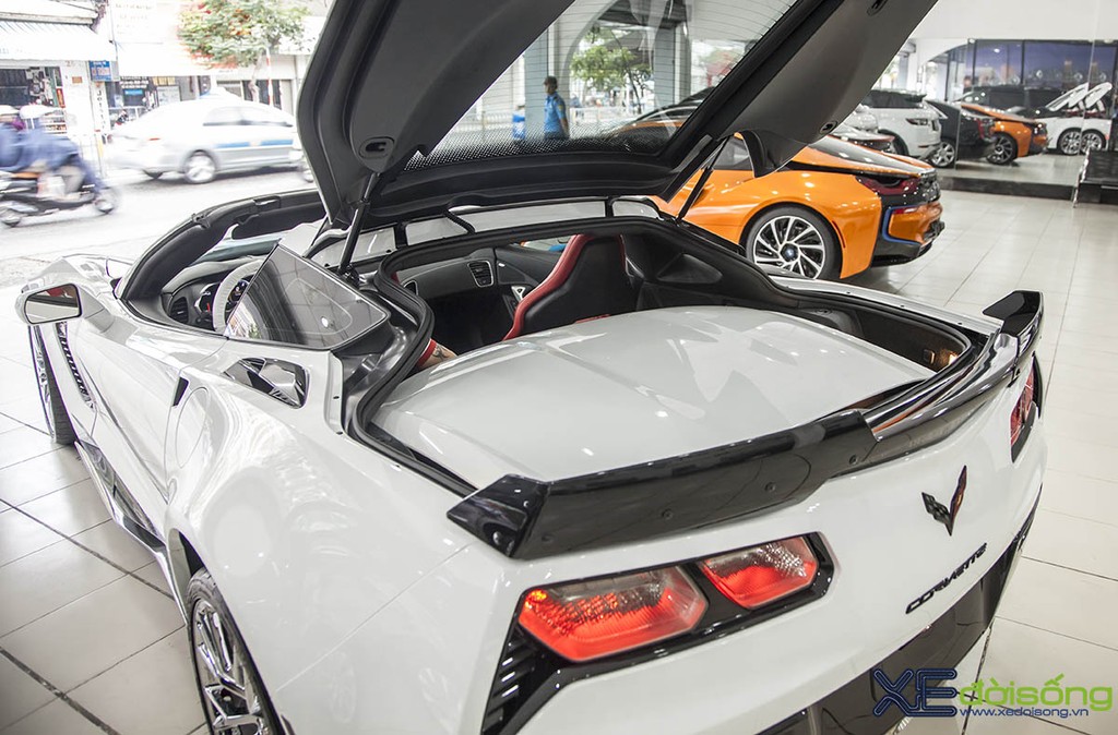 Chiêm ngưỡng siêu xe Corvette Z06 2015 đầu tiên về Việt Nam ảnh 21