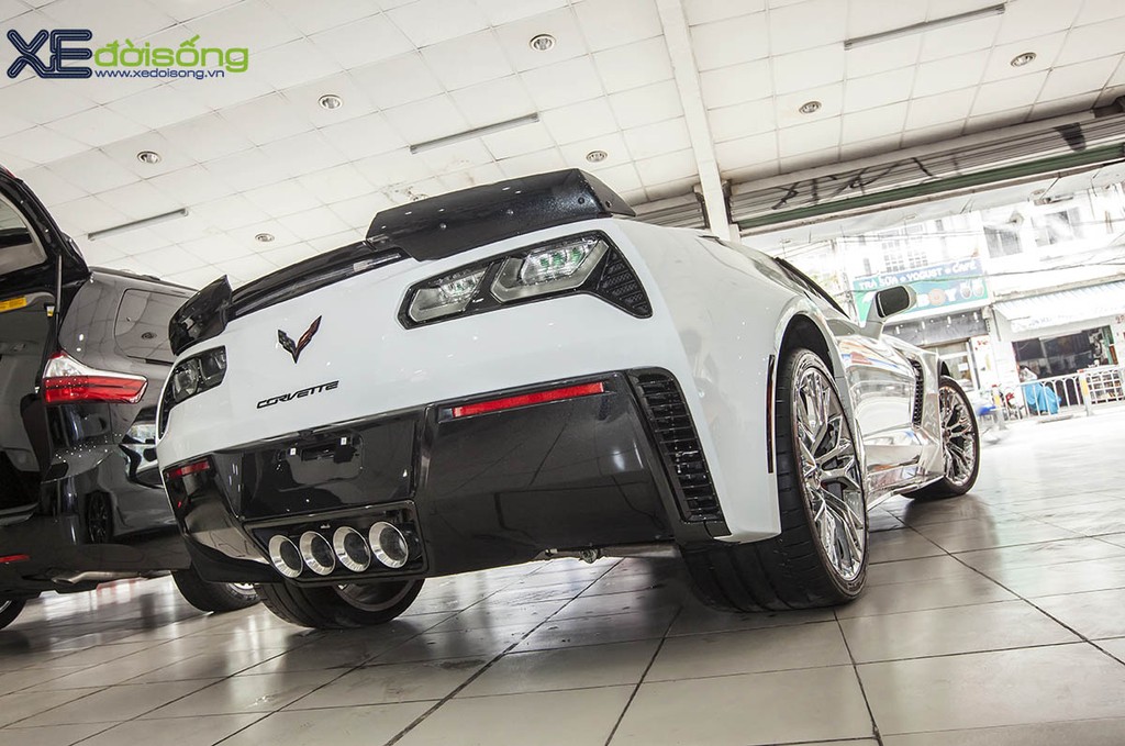 Chiêm ngưỡng siêu xe Corvette Z06 2015 đầu tiên về Việt Nam ảnh 3