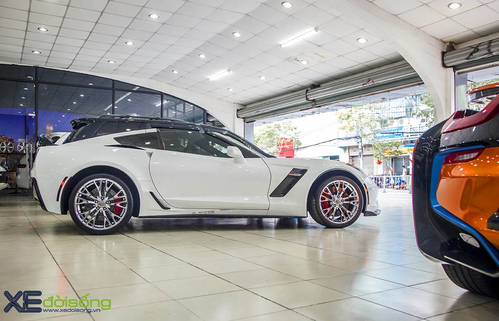 Chiêm ngưỡng siêu xe Corvette Z06 2015 đầu tiên về Việt Nam ảnh 5