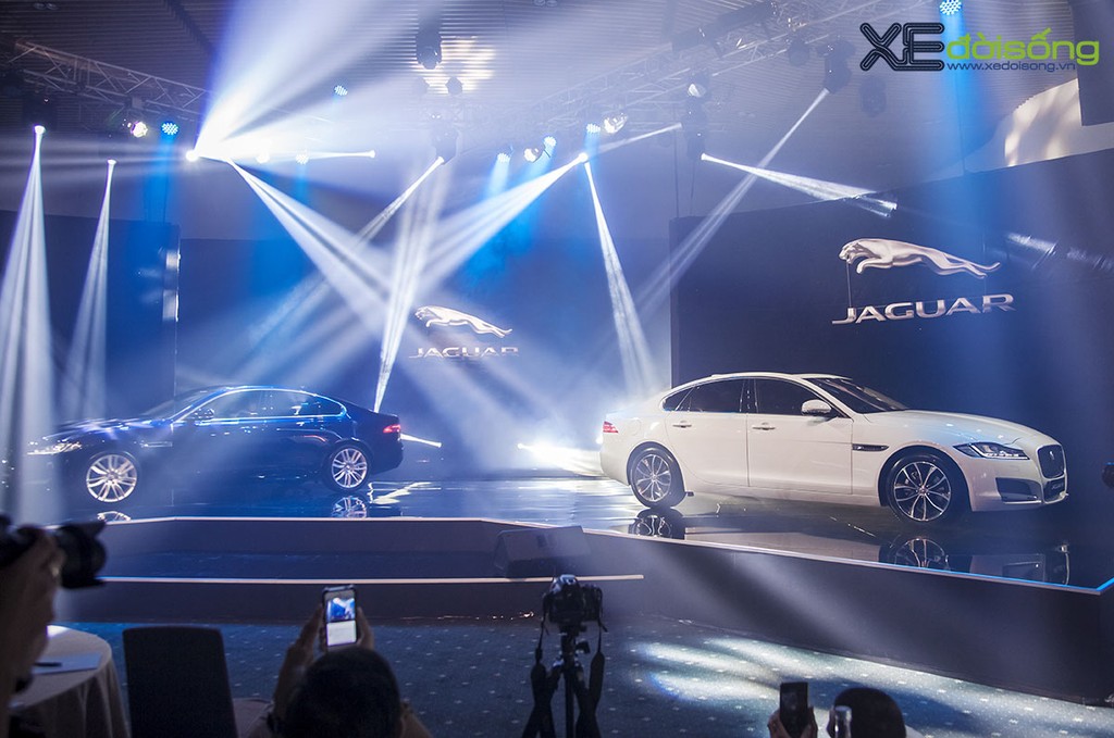 Cận cảnh Jaguar XF 2016 bản 2.0 ra mắt khách Việt tại Sài Gòn ảnh 1