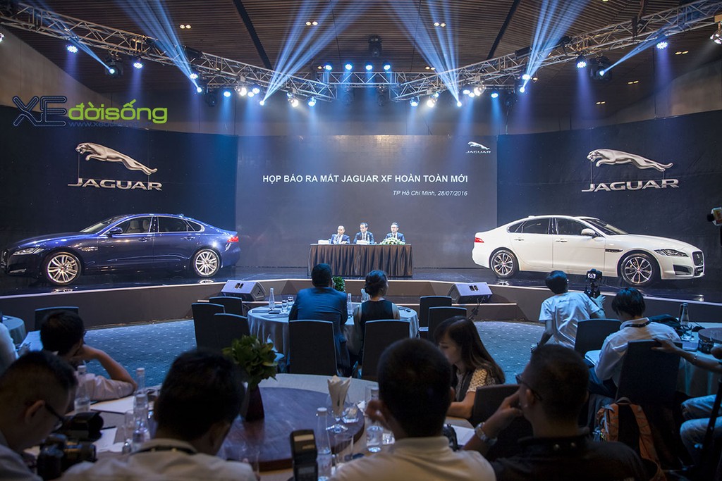 Cận cảnh Jaguar XF 2016 bản 2.0 ra mắt khách Việt tại Sài Gòn ảnh 3