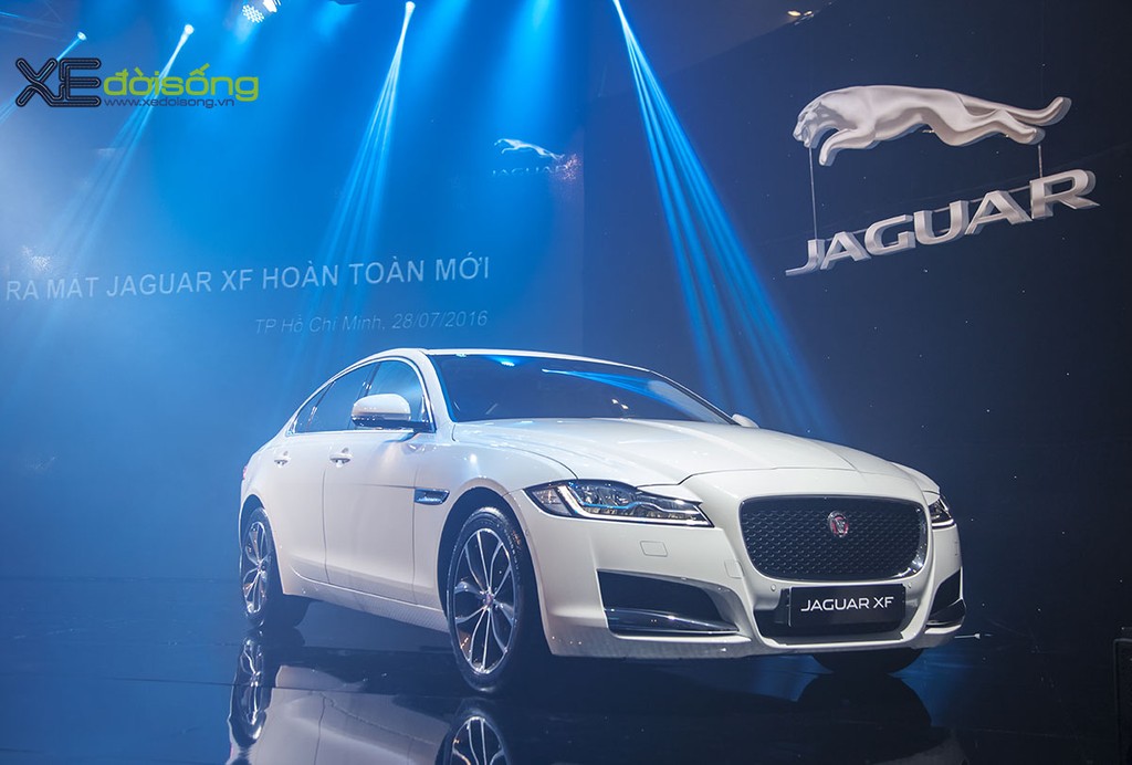 Cận cảnh Jaguar XF 2016 bản 2.0 ra mắt khách Việt tại Sài Gòn ảnh 4