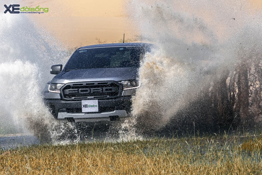 Đánh giá Ford Ranger Raptor: Toàn năng, đáng tiền, đáng khao khát! ảnh 27