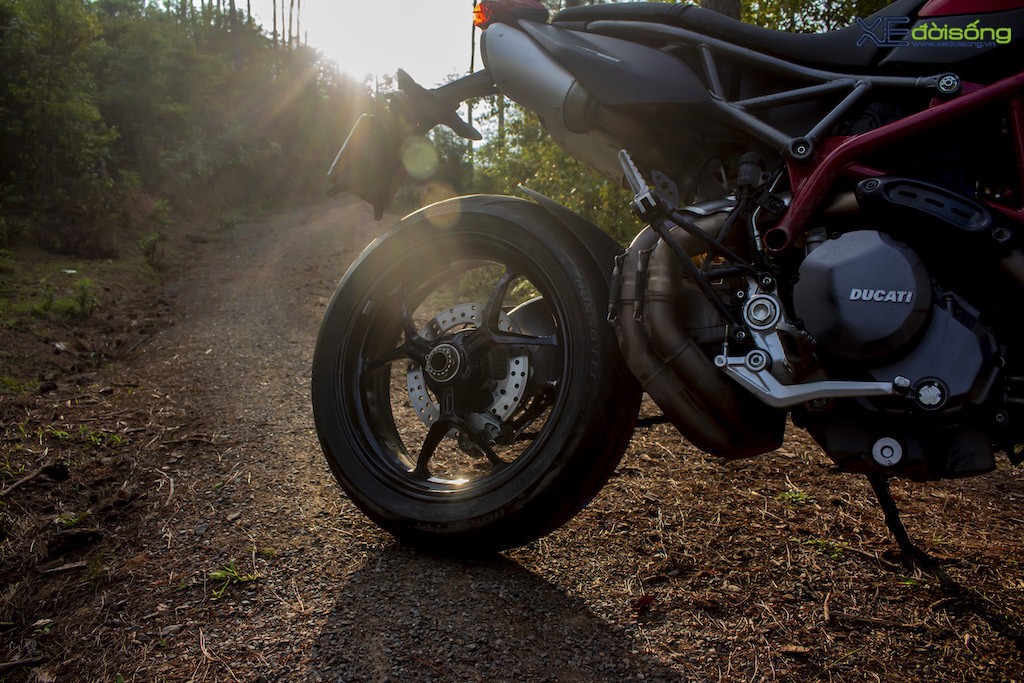 Đem một chiếc supermoto chạy phố như Ducati Hypermotard 950 đi tour “rừng xanh núi đỏ” tại Mù Cang Chải? Nhiệm vụ khả thi! ảnh 7