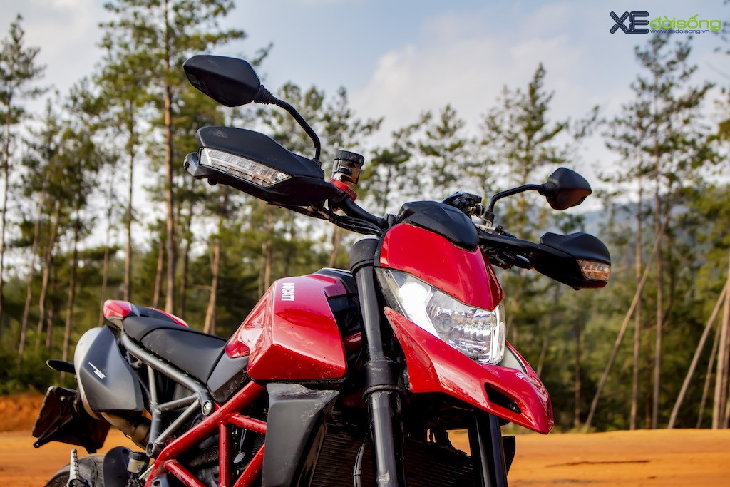 Đem một chiếc supermoto chạy phố như Ducati Hypermotard 950 đi tour “rừng xanh núi đỏ” tại Mù Cang Chải? Nhiệm vụ khả thi! ảnh 8