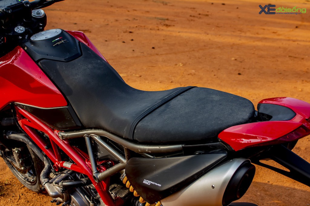 Đem một chiếc supermoto chạy phố như Ducati Hypermotard 950 đi tour “rừng xanh núi đỏ” tại Mù Cang Chải? Nhiệm vụ khả thi! ảnh 9