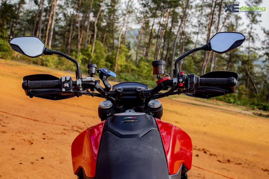 Đem một chiếc supermoto chạy phố như Ducati Hypermotard 950 đi tour “rừng xanh núi đỏ” tại Mù Cang Chải? Nhiệm vụ khả thi! ảnh 10