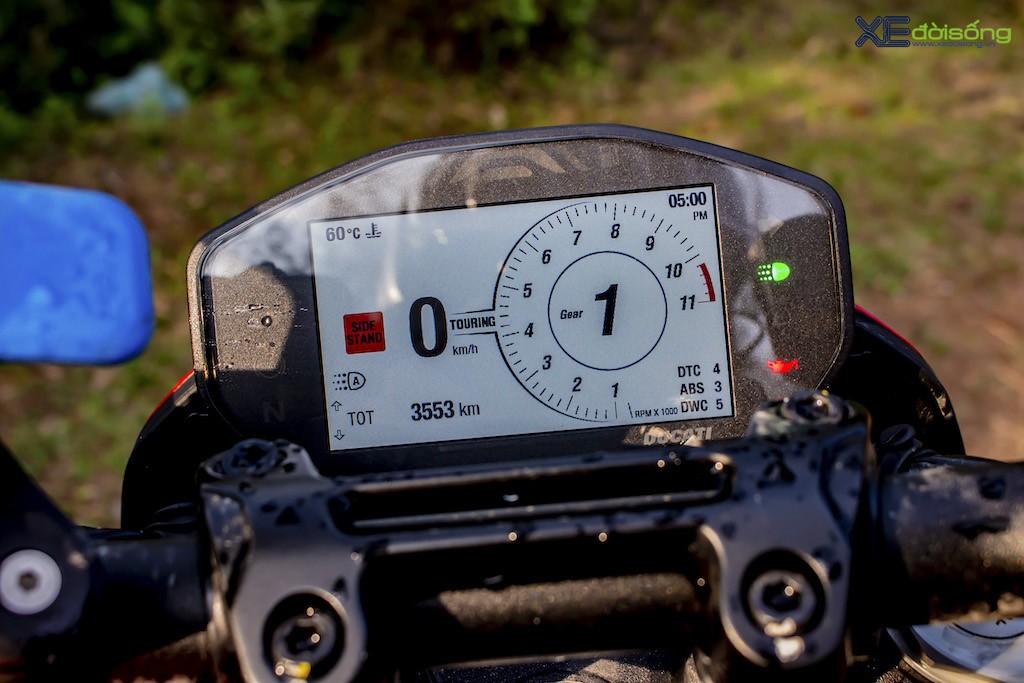 Đem một chiếc supermoto chạy phố như Ducati Hypermotard 950 đi tour “rừng xanh núi đỏ” tại Mù Cang Chải? Nhiệm vụ khả thi! ảnh 11