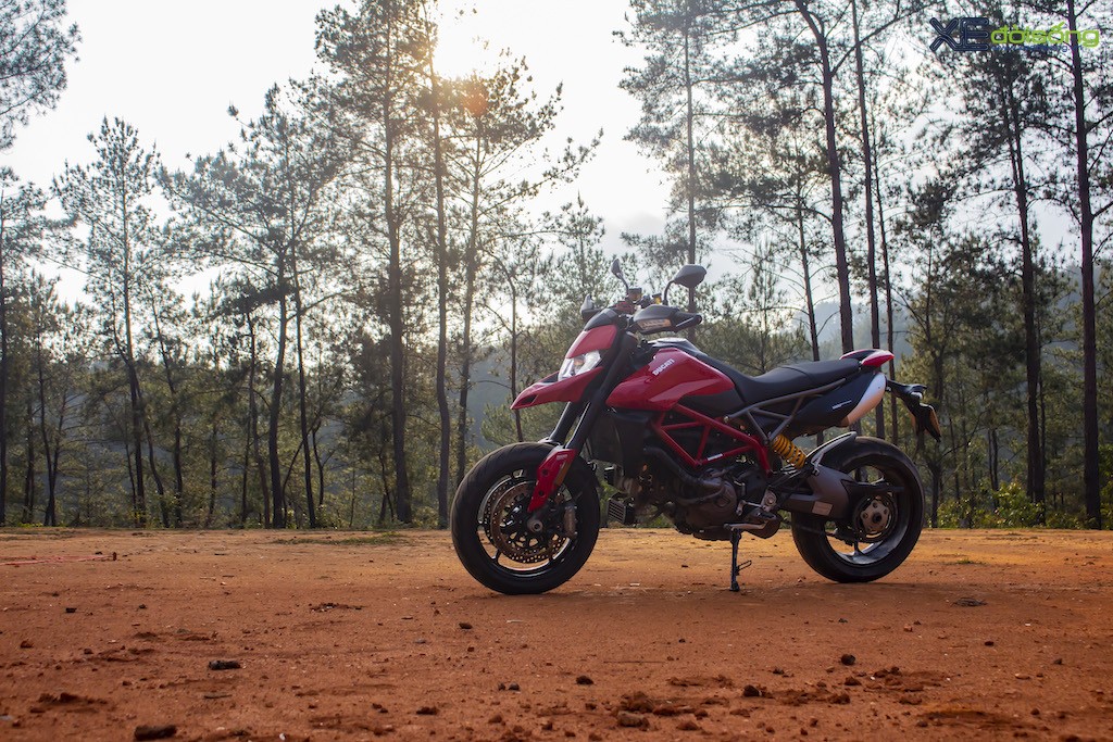 Đem một chiếc supermoto chạy phố như Ducati Hypermotard 950 đi tour “rừng xanh núi đỏ” tại Mù Cang Chải? Nhiệm vụ khả thi! ảnh 3