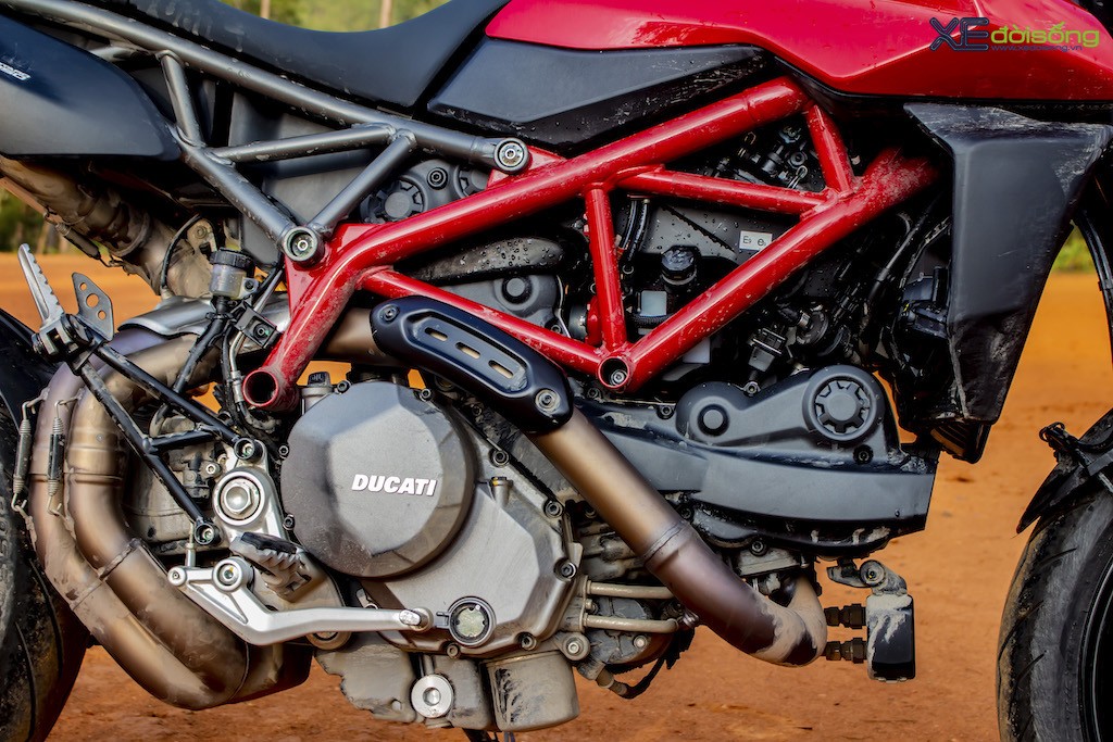 Đem một chiếc supermoto chạy phố như Ducati Hypermotard 950 đi tour “rừng xanh núi đỏ” tại Mù Cang Chải? Nhiệm vụ khả thi! ảnh 5