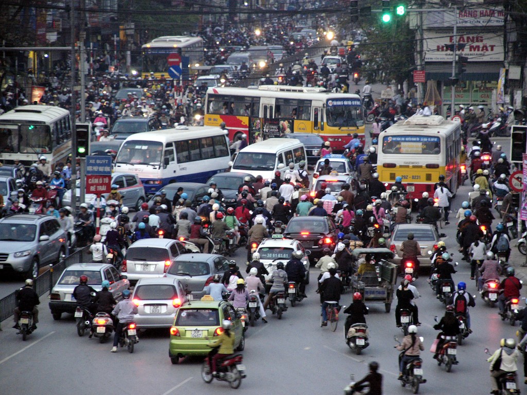 Người Việt mất gần 1 tiếng mỗi ngày trên ô tô: Làm thế nào để bớt căng thẳng sau tay lái? ảnh 2
