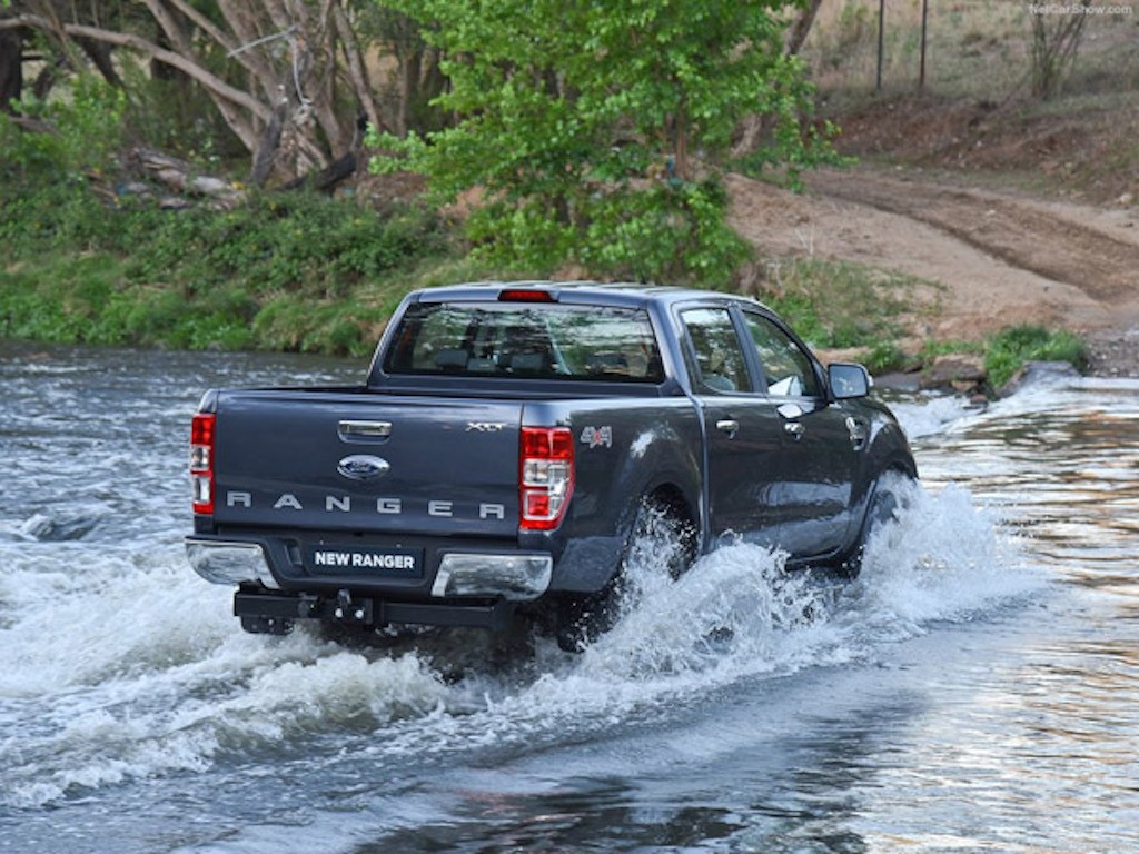 Chạy xe gầm cao như Ford Ranger, làm thế nào để lội nước trong mùa mưa mà không hư hỏng xe? ảnh 5