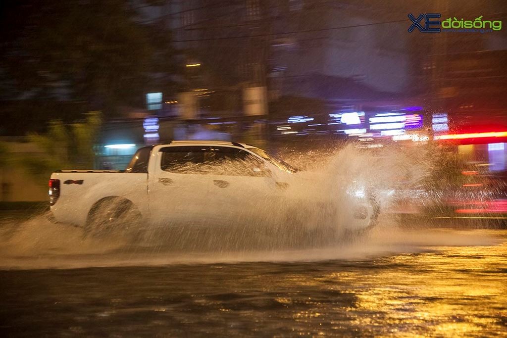 Lái xe hơi qua vùng ngập nước: Cách xử lý để xe không bị Thủy kích ảnh 7