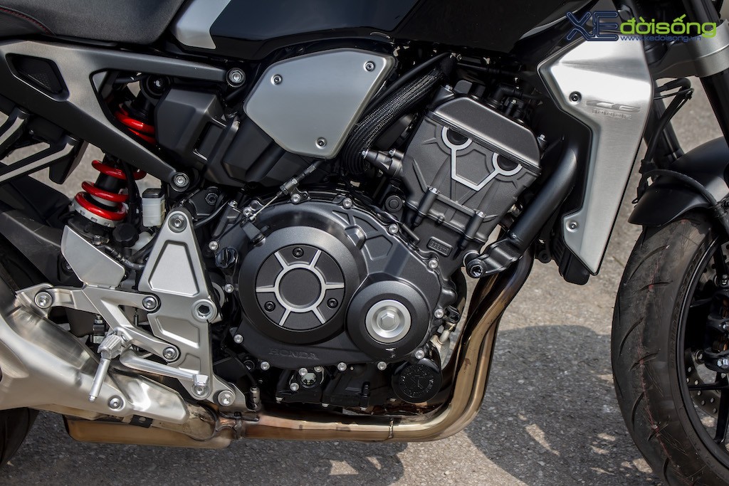 Đánh giá naked bike Honda CB1000R giá 468 triệu đồng: Giữ nguyên chất Honda, nhưng gợi cảm xúc hơn ảnh 7