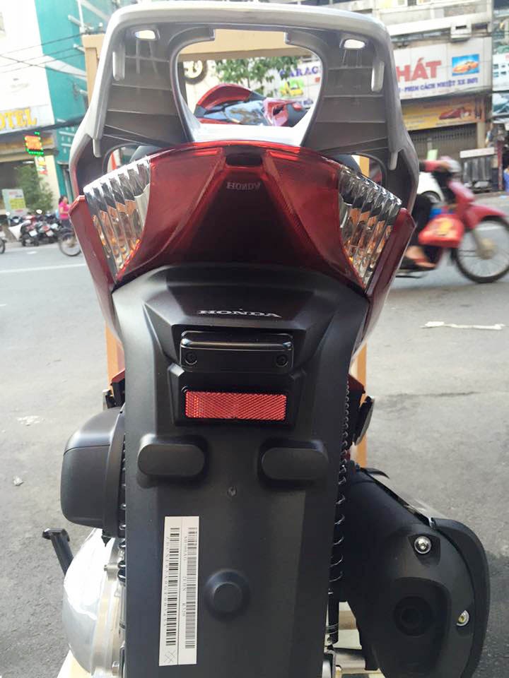Khui thùng Honda SH300i 2015 đầu tiên về Việt Nam, giá 14.000 USD ảnh 7