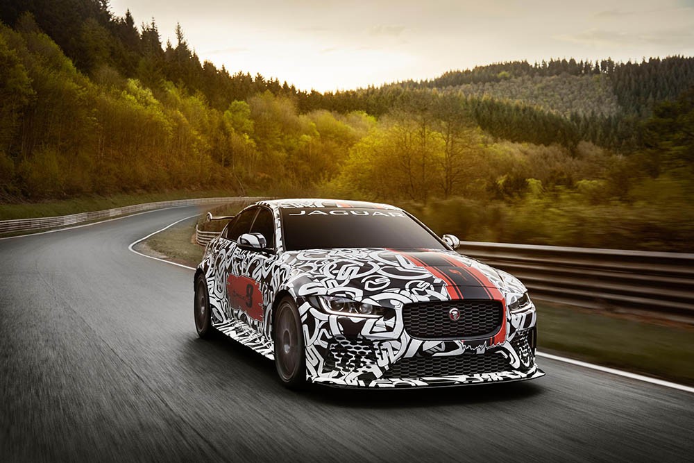 Jaguar XE SV Project 8 sẽ làm lu mờ sedan thể thao Đức?! ảnh 4