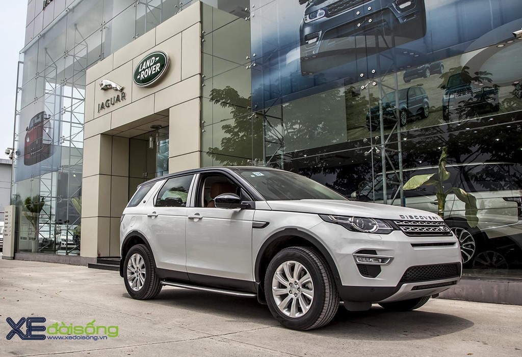 Cận cảnh SUV sang Land Rover Discovery Sport mới về Việt Nam ảnh 1