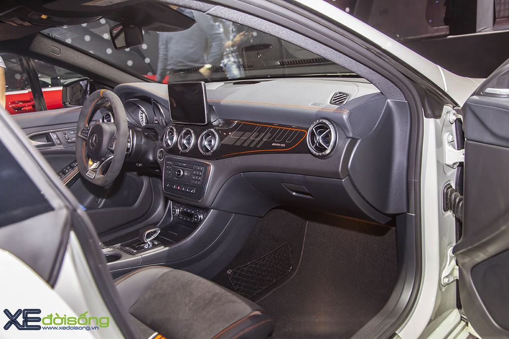 Chi tiết Mercedes-AMG CLA 45 Shooting Brake OrangeArt giá 2,399 tỷ đồng ảnh 7