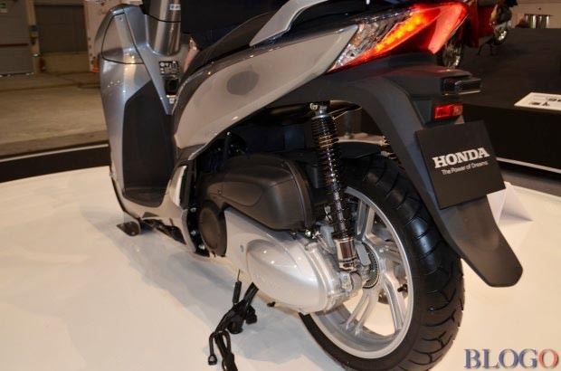 Hình ảnh thực tế cận cảnh Honda SH300i 2015 mới trình làng ảnh 6