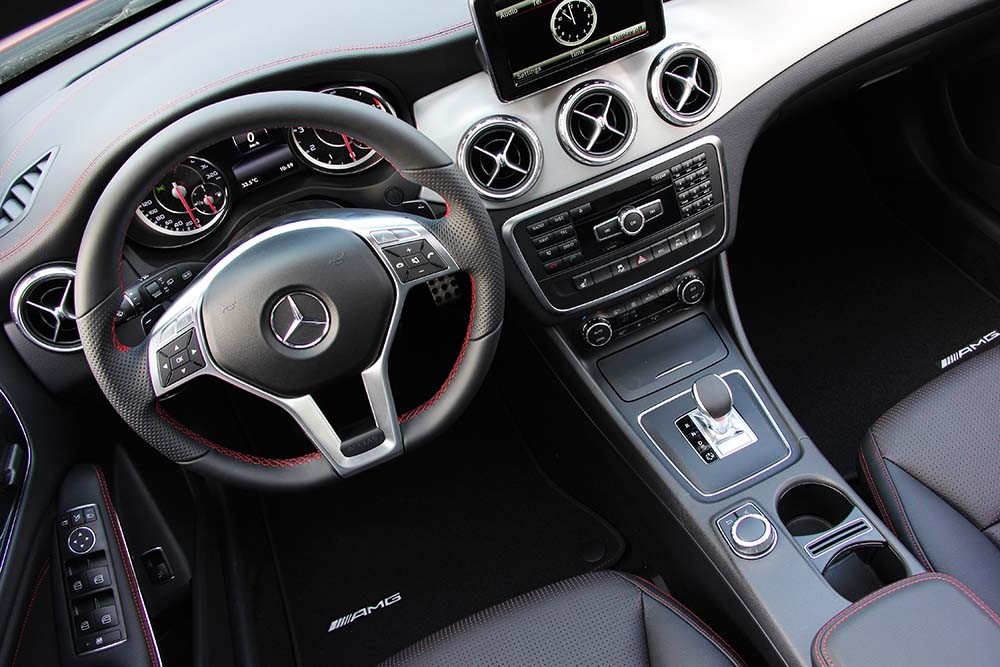5 điểm quan trọng cần biết về Mercedes GLA 45 AMG giá 2,099 tỉ đồng ảnh 12