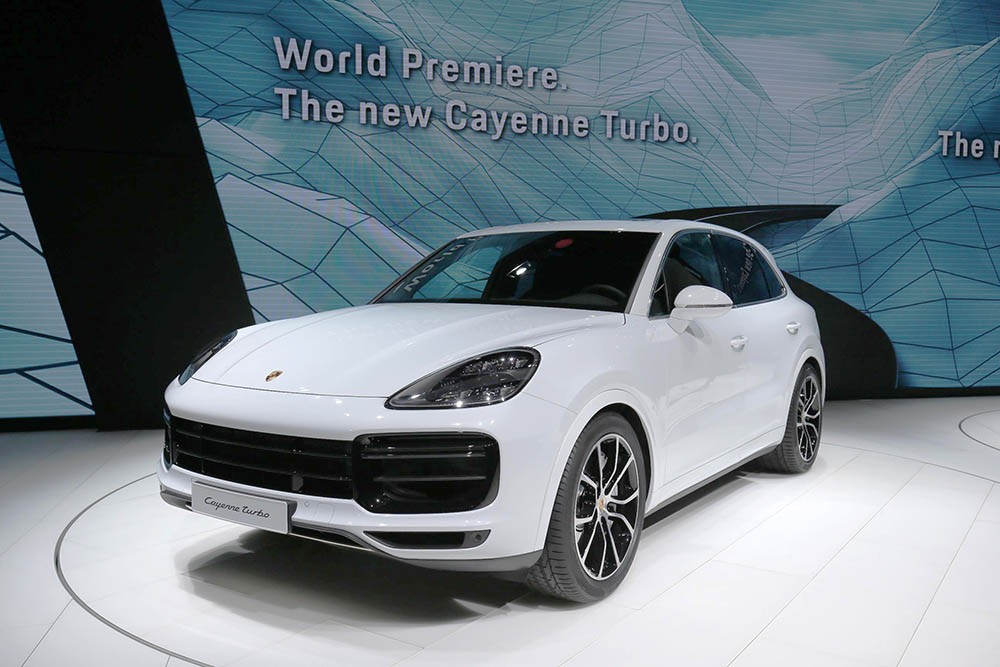 Porsche Cayenne Turbo 2018 chốt giá 8,92 tỉ đồng tại Việt Nam ảnh 1