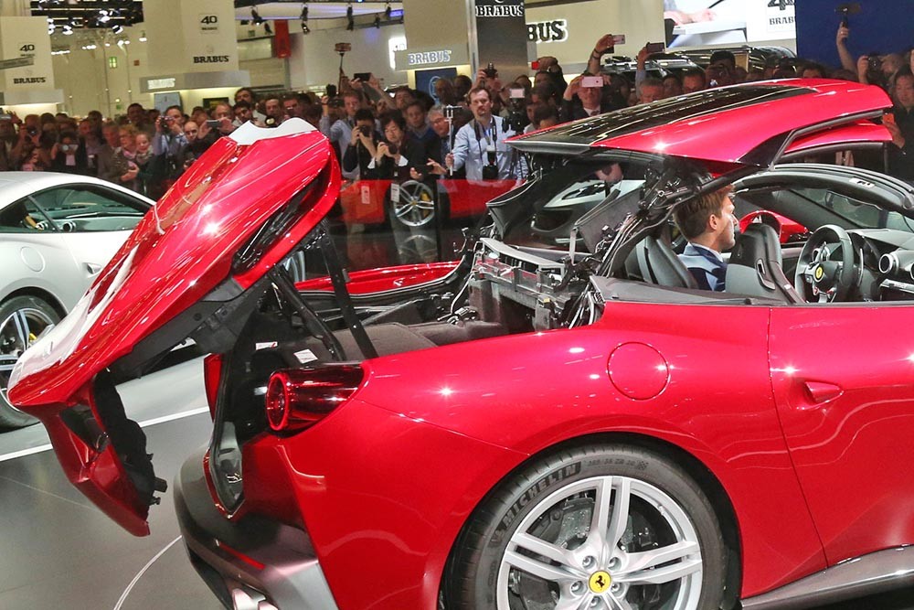 Siêu xe Ferrari Portofino lần đầu ra mắt công chúng  ảnh 11